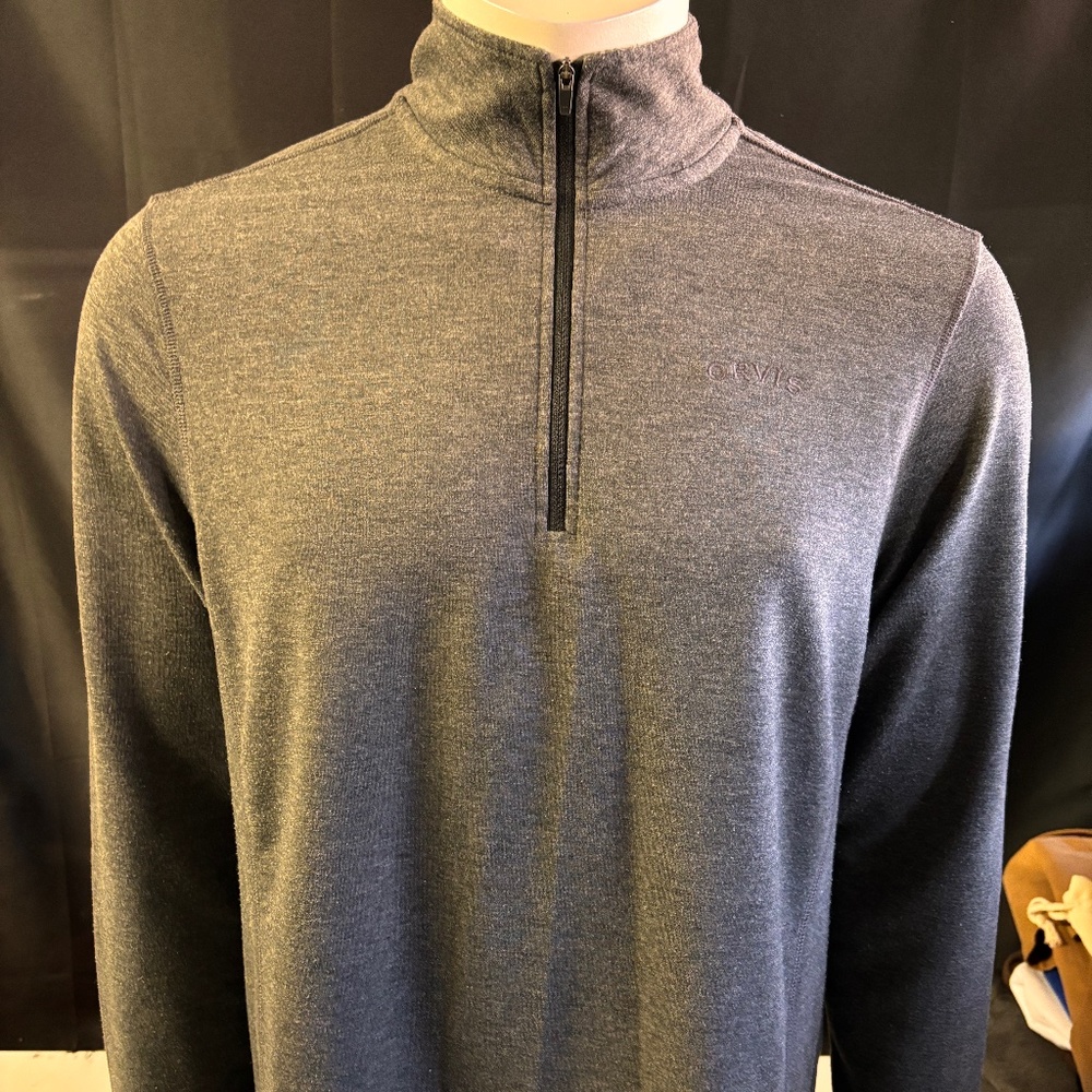 Nice mens medium Orvis quarter zip sweatshirt